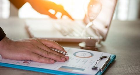 8 Things to Look for in a Payroll Solution
